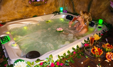 Percorso Spa esclusivo di coppia con aperitivo e massaggio a La Perla Nera - Wellness & Spa (sconto fino a 54%)