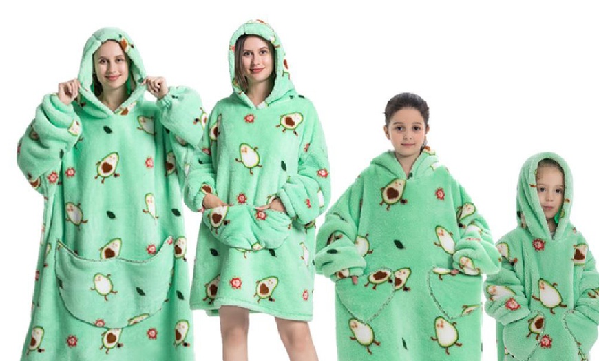 Image 5: Matching Family Snuggle Hooded Blanket