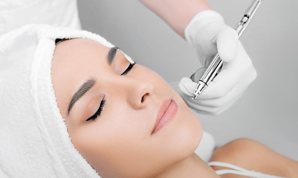 80-Minute Oxygen Facial with BioLight and Spa Day Pass