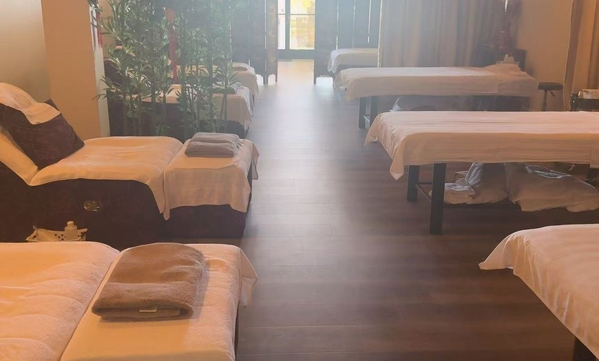 Image 3: Relax with a Choice of 60, 90, or 120-Minute Massage