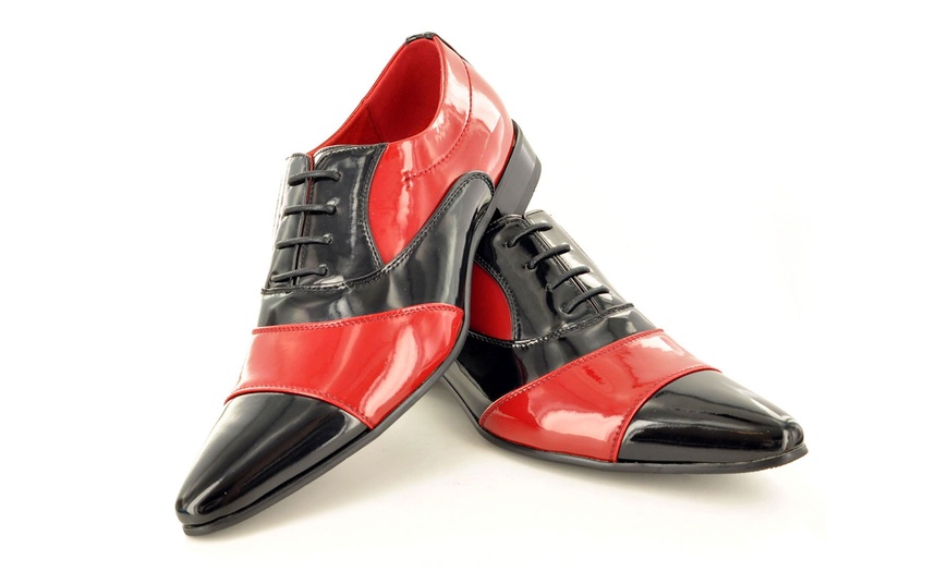 Image 7: Men's Two-Tone Patent Brogues