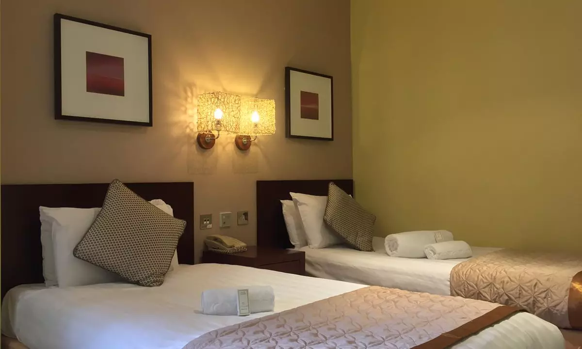 Charming Chester: For 2 or 4 with Breakfast, Bubbly and Pool Access
