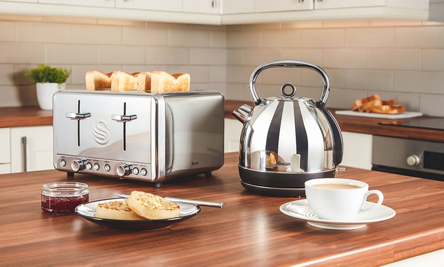 Image 5: Swan Kitchen Appliance Set