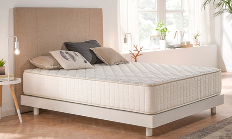 Materasso a 12 zone differenziate, con materiali riciclati e garanzia di 20 anni, disponibile in varie misure