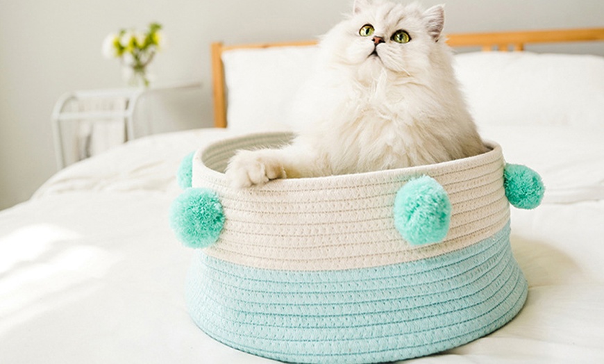 Image 8: Round Pet Basket