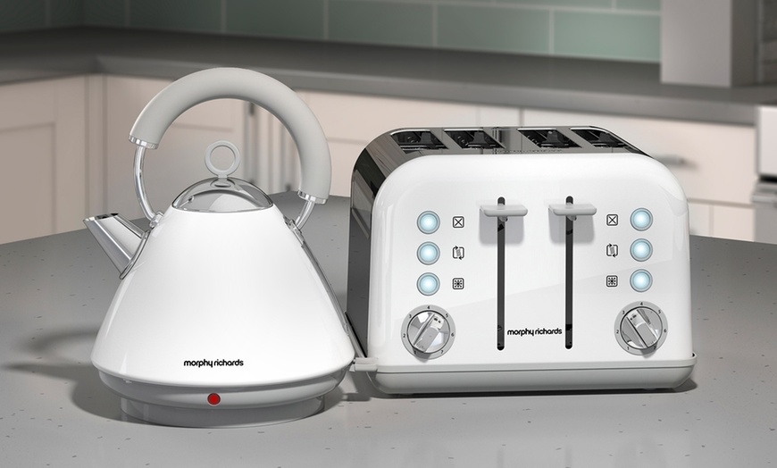 Image 3: Morphy Richards Kettle and Toaster Set