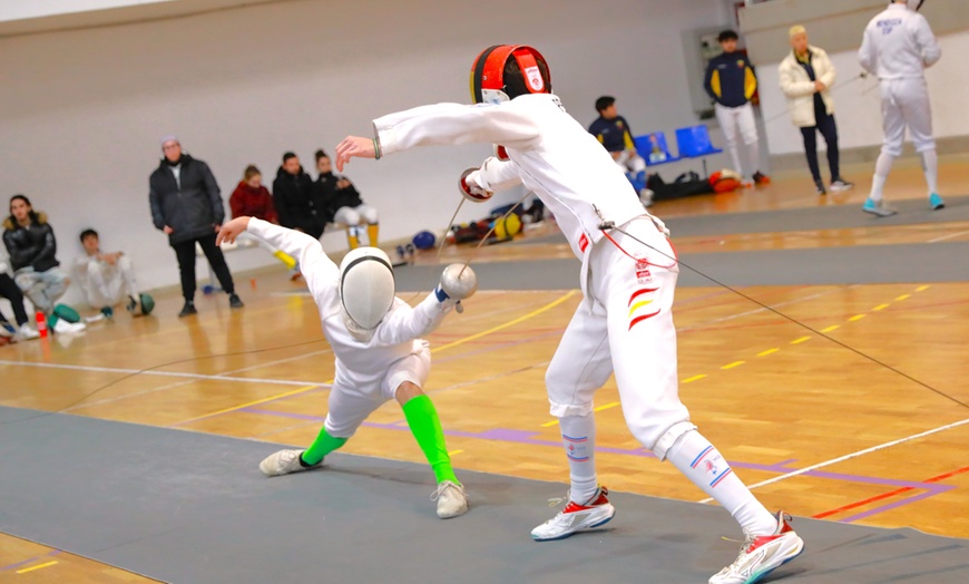 Image 2: Curso de iniciación de esgrima con 8 sesiones de 1 hora para 1 o 2 pax