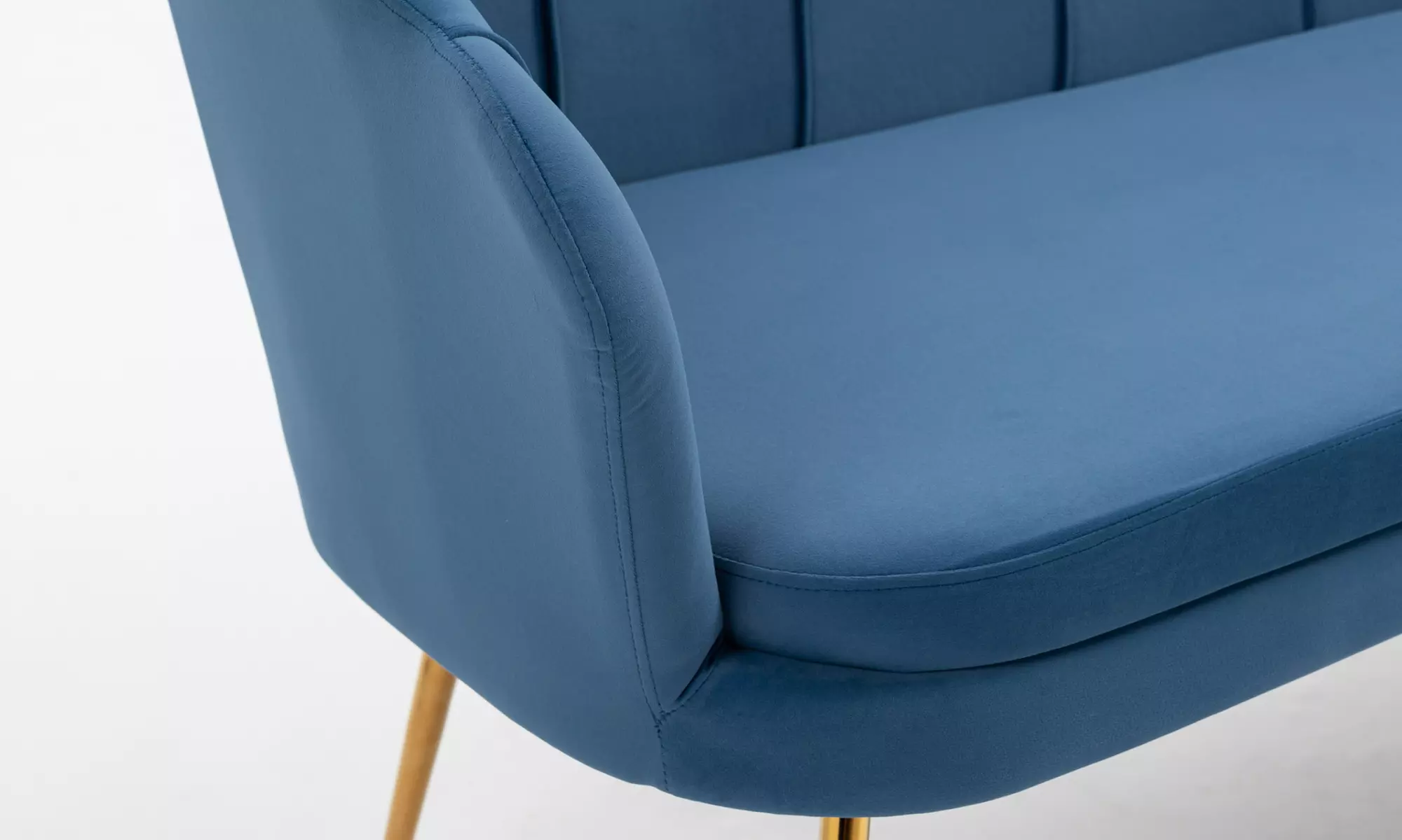 Divano a due posti a forma di conchiglia