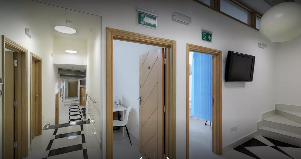 Achieve a Dazzling Smile at 66% Off at SW11 Medical & Dental Clinic!