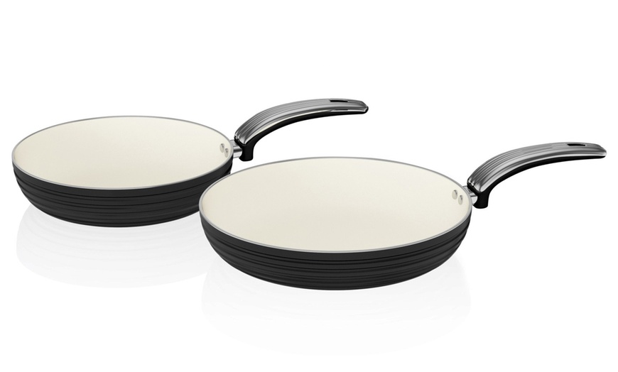 Image 22: Swan Retro Pans Set