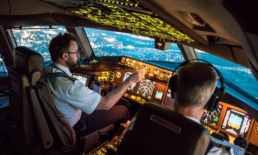 Image 1: Simulateur de vol au choix Airbus A320 avec AviaSim Rennes