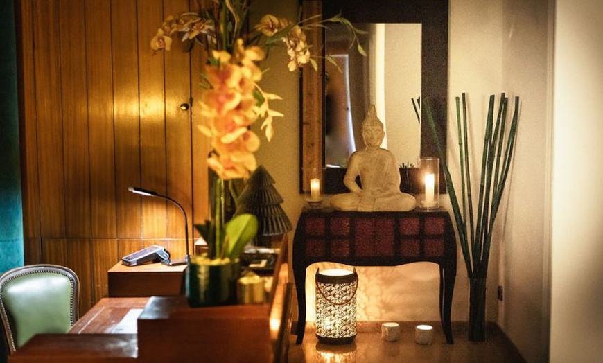 Image 5: Body Sculpt en una zona o con masaje facial para 1 persona