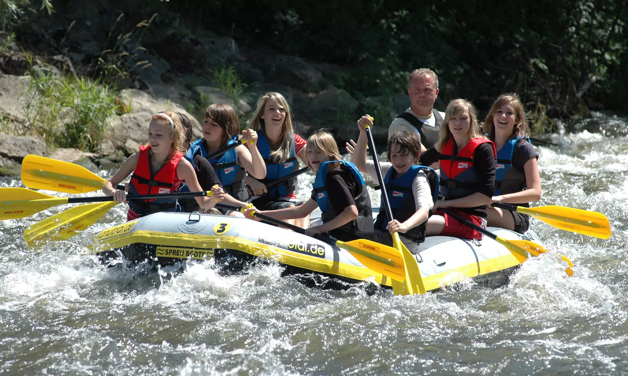 Spaß & Action auf der Rur: 2 Std. Rur-Rafting für bis zu 10 Personen