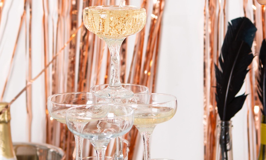 Image 5: Vintage-Style Champagne Glasses