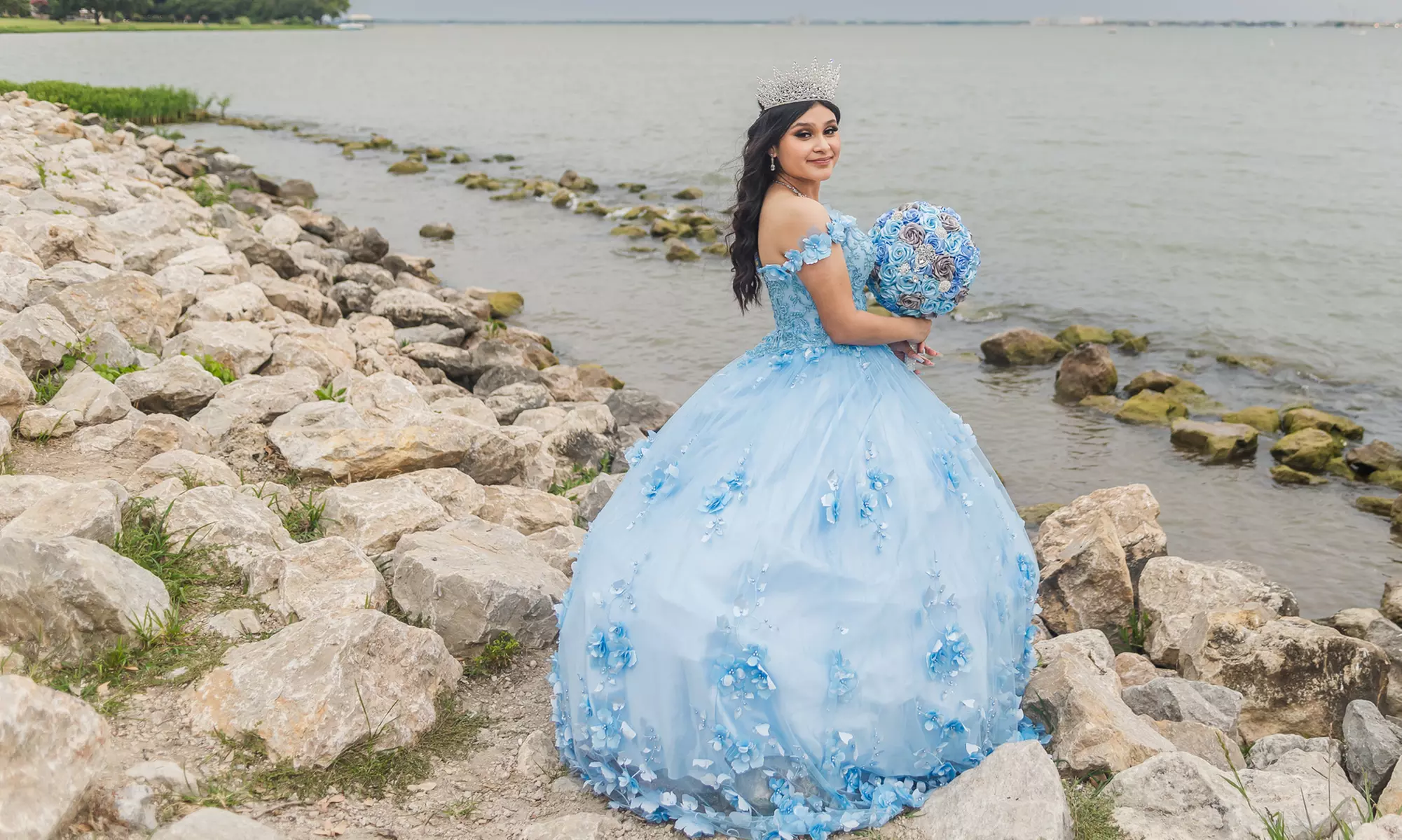 Capture special moments with Dream Photography DFW offers Quinceanera photo shoots from 30-minute session, up to 50% off