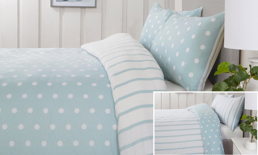 Image 14: Spots and Stripes Reversible Easy Care Duvet Set