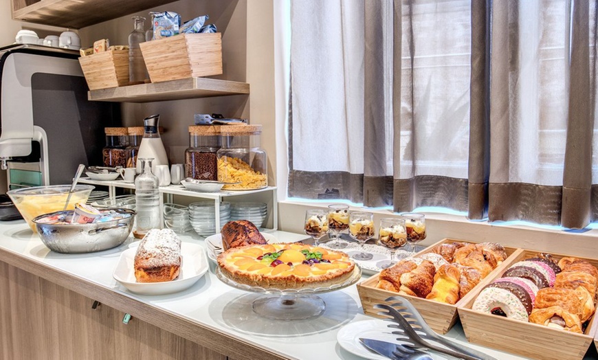 Image 18: Rome: Double Room with Breakfast