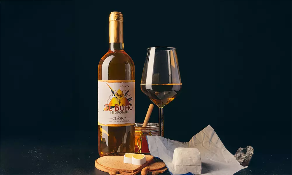 Cata de hidromiel artesanal con maridaje gourmet