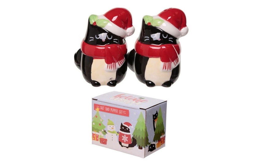 Image 8: Christmas Salt and Pepper Set