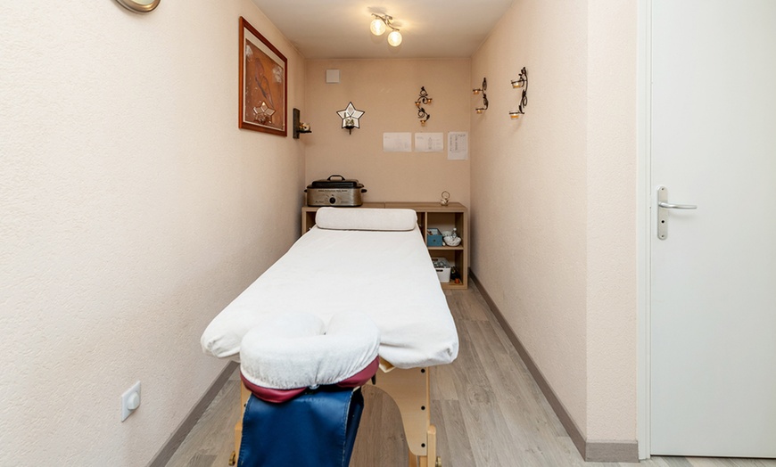 Image 3: Jusqu'à 60% de remise sur Massage - Prénatal chez Muriel Pernin - Santé et massage