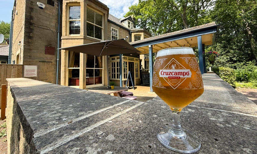 Image 8: £30 or £50 to Spend on Pub Food