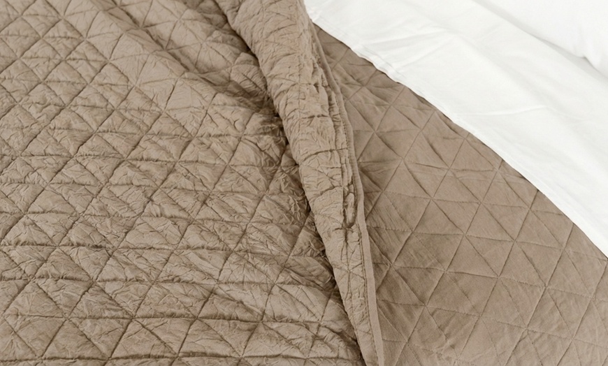 Image 8: Copriletto matrimoniale Frisè