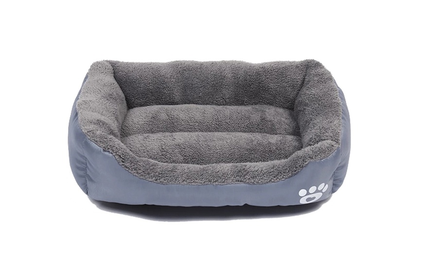 Image 3: Winter Warm Pet Lounge Bed