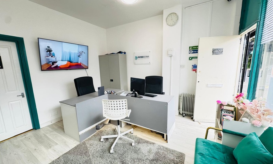 Image 3: Get Glowing Skin with One or Three HydraFacial Sessions