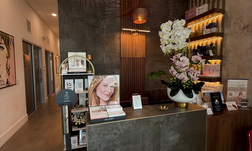 Image 5: (Up to 57% Off) Women's Haircut, Blow-dry, Conditioning & More