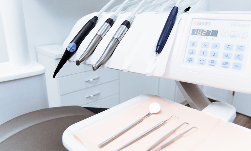 Image 4: Dental Checkup Scale and Clean at The Cosmetic Dental Spa