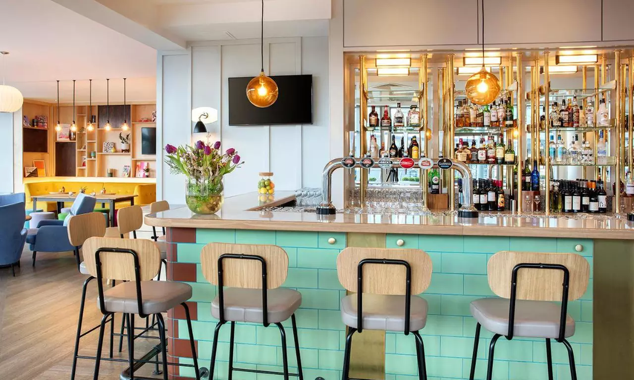 Liverpool: Double Room with Full English Breakfast