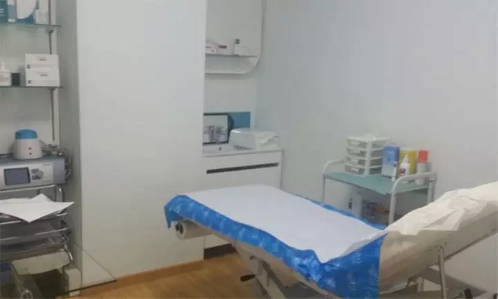 ¡Rostro renovado! Higiene facial con mesoterapia virtual y fototerapia