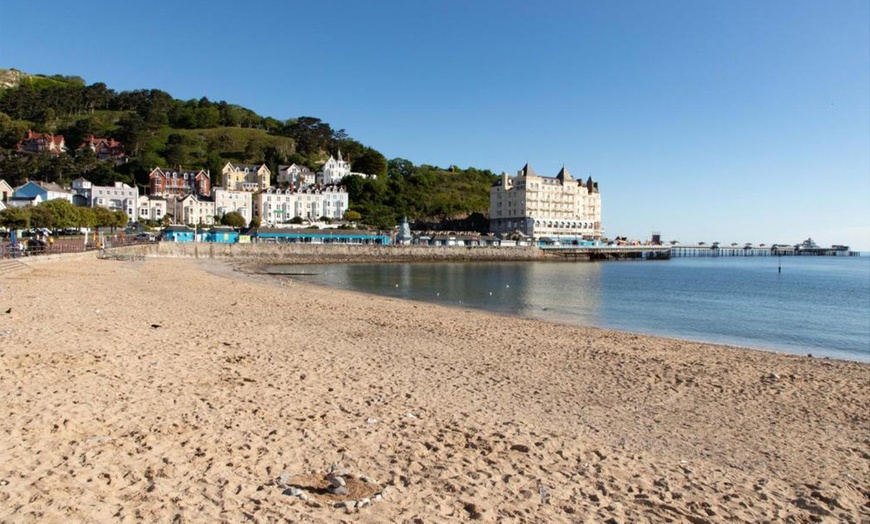 Image 6: Llandudno: Standard Double or Twin Room with Breakfast