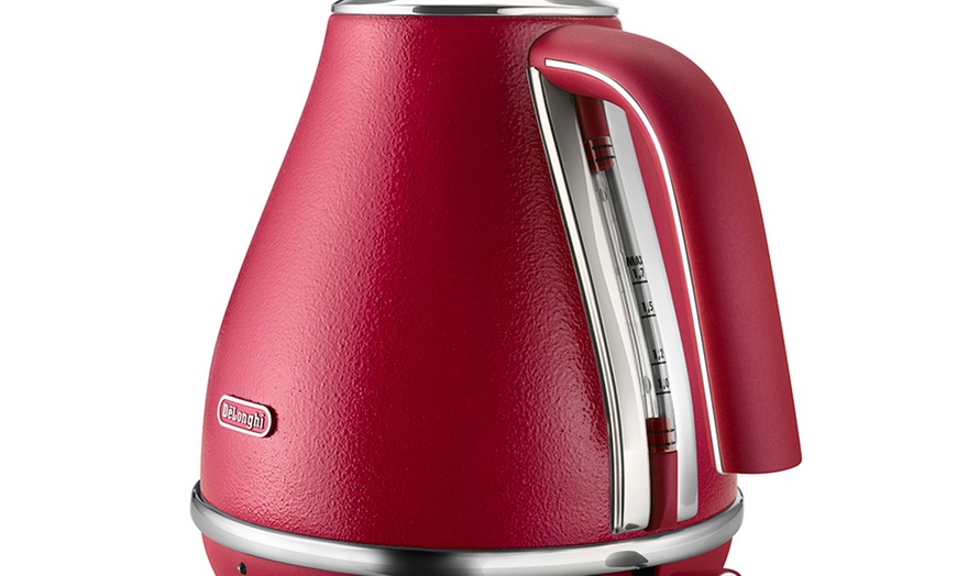 Image 15: DeLonghi Kettle and Toaster Set