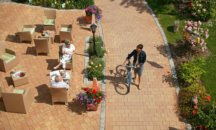 Image 9: Schwarzwald: Doppelzimmer mit Balkon & Spa, opt. mit 3/4-Pension