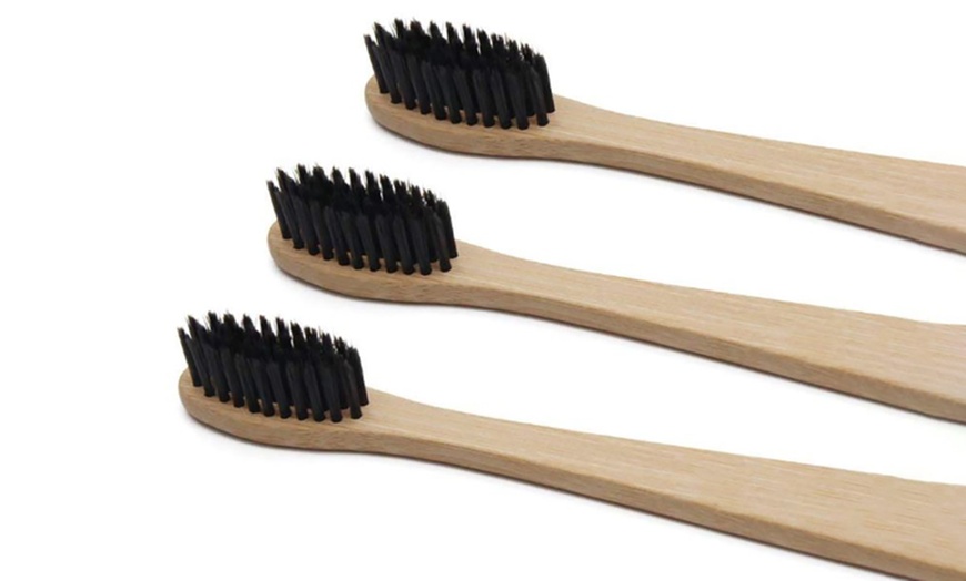 Image 2: Charcoal Whitening Bamboo Brushes