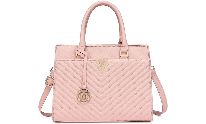 Image 3: V-Quilted Handbag