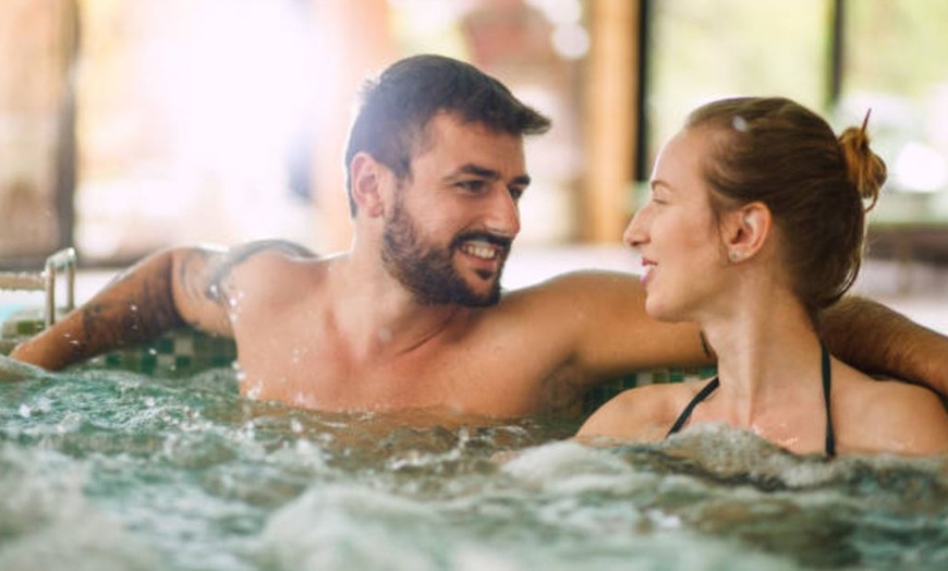Image 20: Circuito Spa con copa de cava y opción a masaje para 1 o 2 personas
