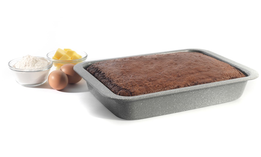 Image 4: Salter Carbon Steel Non-Stick Baking Tray & Roasting Pan Set