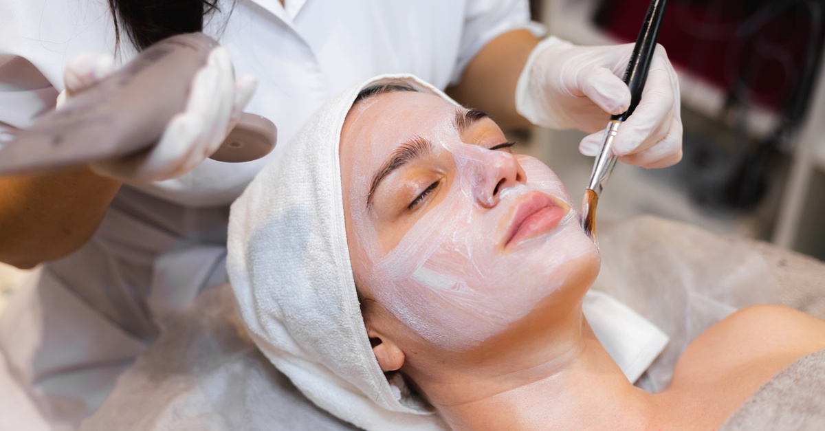 Tratamiento facial y limpieza de piel en Alicante