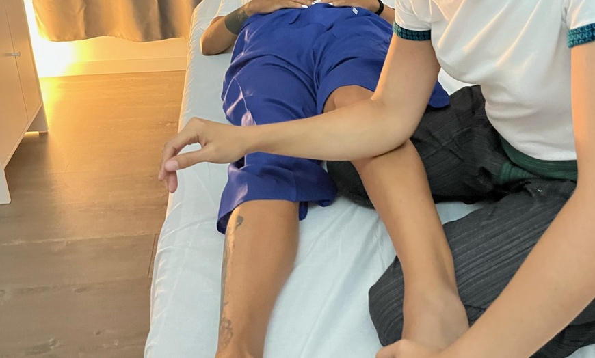 Image 11: Masaje relajante de 30 minutos o tailandés tradicional de hasta 1 h