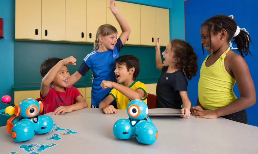 Explore with a STEM Family Exploration Admission for 2 or Family Pass at Mobilequest Stem Center (Up to 50% Off)