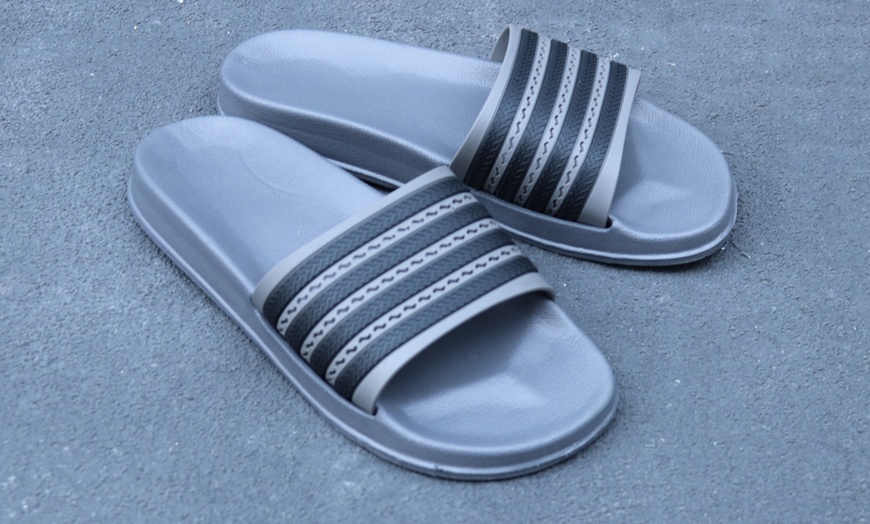 Image 3: Men's Pool Sliders