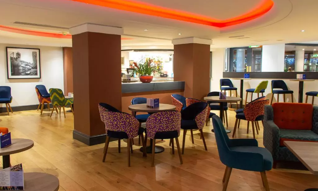 Manchester: 4* Club Room Stay with Breakfast & 20% off Food & Beverage