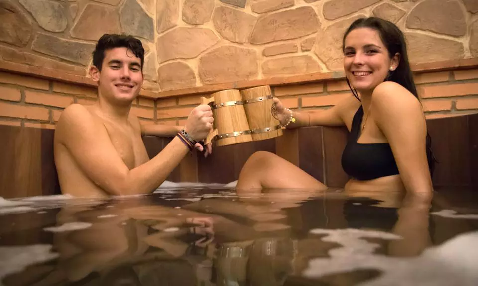 Beer spa con baño de cerveza, degustación, sauna y relax para 2