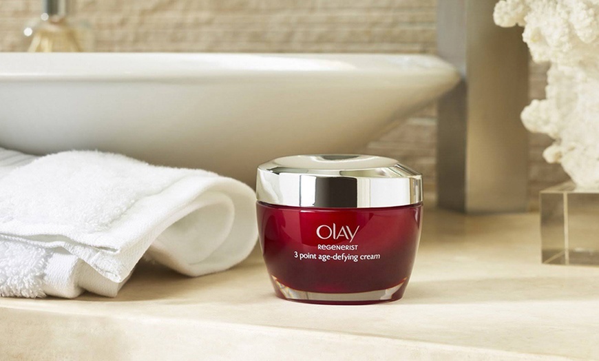 Image 6: Olay Regenerist Products