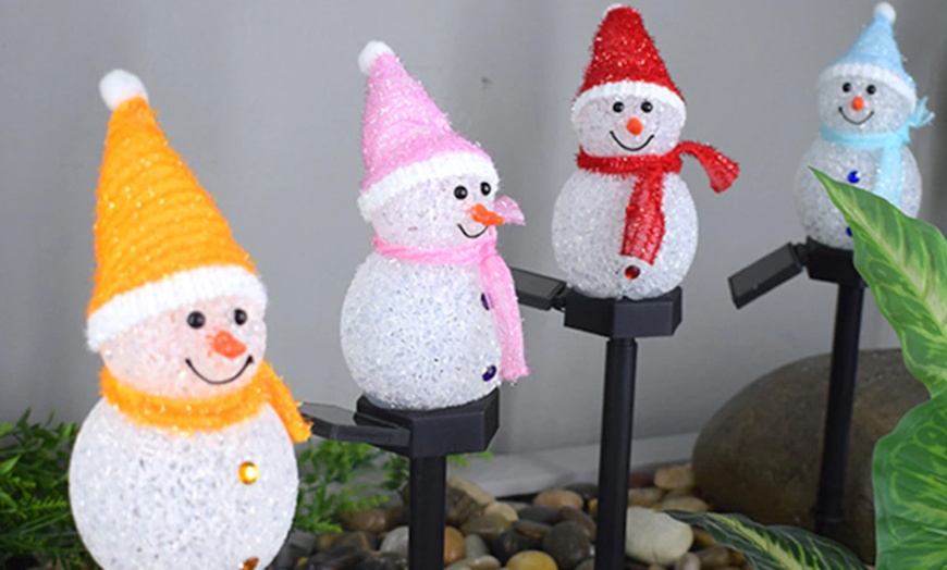 Image 6: Snowman Solar Light