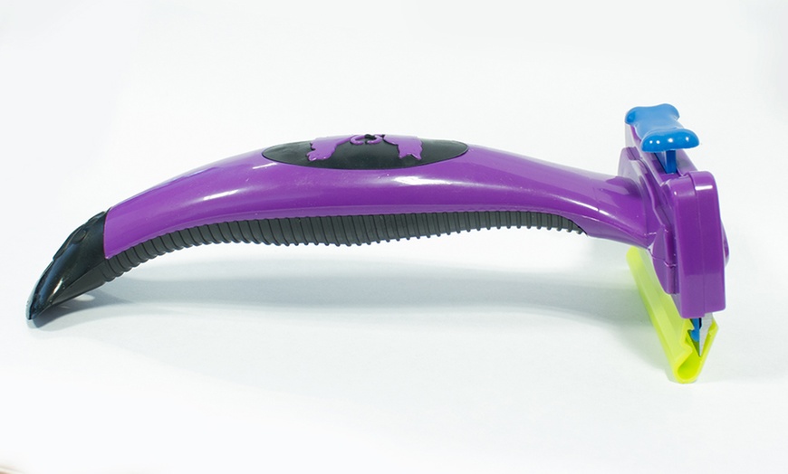 Image 2: Cat Hair Deshedding Tool