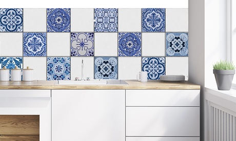 Fino a 72 adesivi a piastrelle LineArtistica disponibili in 3 dimensioni e 3 fantasie