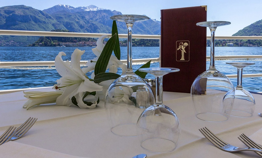 Image 12: Piscina e pranzo al lago di Como